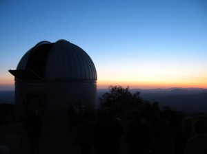 「アリゾナの天文台」(写真by アメリカ在住の知人) 「アリゾナの天文台」(写真by アメリカ在住の知人)